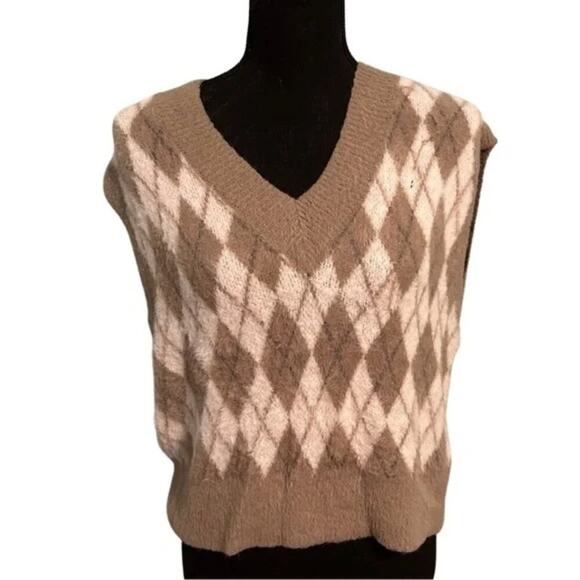 William Rast Cropped Knit Sweater Vest – V-Neck Classic Style - Picture 1 of 6